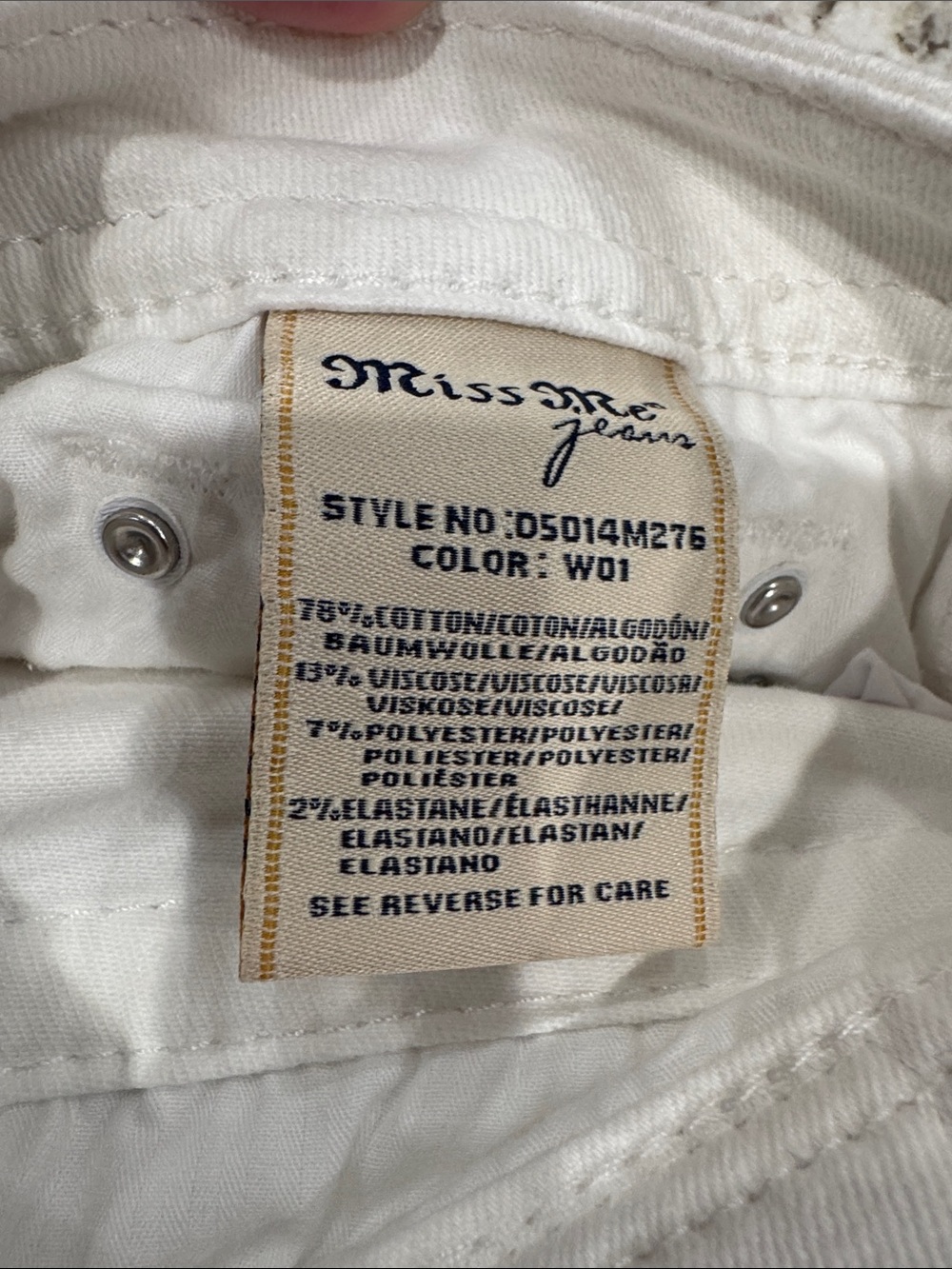 Miss Me Women’s White Denim Bermuda Shorts Size 30 Embellished - Picture 6 of 6